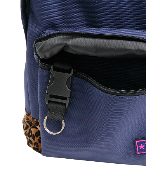 X-girl（エックスガール）の「LEOPARD BACKPACK（バックパック/リュック・レディース・レッド/ブラック/ネイビー・ONE SIZE）」の10枚目の写真