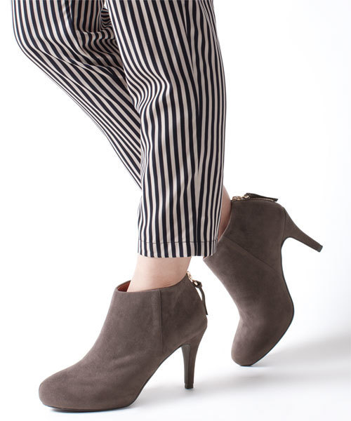 NANO universe（ナノユニバース）の「バックジップショートブーティー（ブーティ・レディース・ブラック/グレー/ダークブラウン/ベージュ・36/37/38）」の3枚目の写真