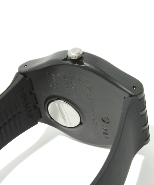 BEAUTY&YOUTH UNITED ARROWS（ビューティーアンドユースユナイテッドアローズ）の「＜SWATCH＞ BLACKLACQUERED（アナログ腕時計・メンズ・ブラック・フリー）」の5枚目の写真