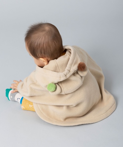 クマ編みぐるみモチーフ付きフリースマント(Free 80-95cm対応