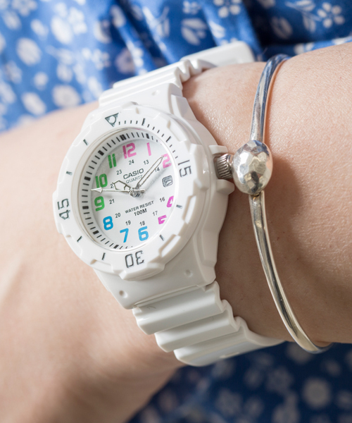 mystic（ミスティック）の「CASIO スポーツアナログレディース（アナログ腕時計・レディース・ホワイト/ブラック/マルチ・FREE）」の9枚目の写真