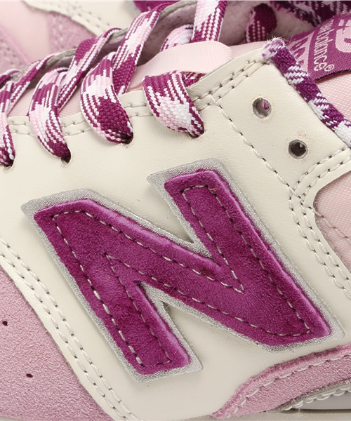 NEW BALANCE(ニューバランス)の「レディース ニューバランス new balance WR996 CST/CW(スニーカー・レディース・ライトピンク/ライトグリーン・22cm)」の6枚目の写真