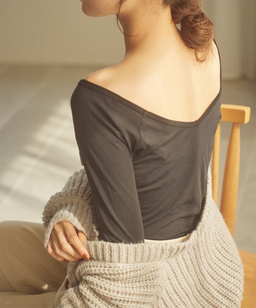 KOBE LETTUCE（コウベレタス）の「[ &HEAT ]前後2way あったかインナートップス（その他アンダーウェア/インナー・レディース・チャコールグレー/ブラック/オフホワイト/ボルドー/ホワイト系その他/ブラック系その他/グレー系その他/ベージュ系その他/レッド系その他/グレイッシュベージュ/ブラック系/ホワイト系/ベージュ系1・M/L/MEDIUM/LARGE/S）」の17枚目の写真