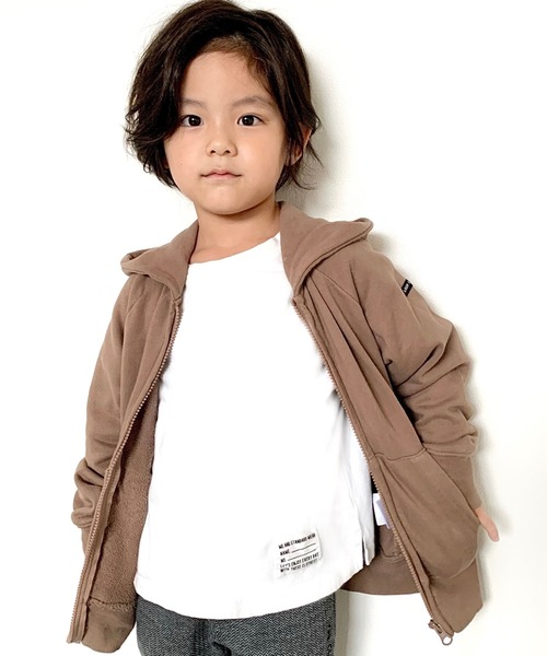 b・ROOM（ビールーム）の「【WEB限定】ベーシック裏毛フルジップ長袖パーカー（パーカー・キッズ・ライトピンク/サックスブルー/トップグレー/アイボリー/チャコール/ピンク/ベージュ/ライトカーキ・150/90/100/110/120/130/140）」の4枚目の写真