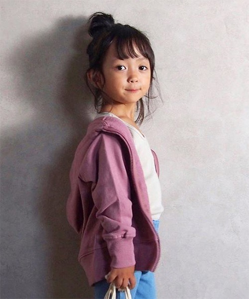 b・ROOM（ビールーム）の「【WEB限定】ベーシック裏毛フルジップ長袖パーカー（パーカー・キッズ・ライトピンク/サックスブルー/トップグレー/アイボリー/チャコール/ピンク/ベージュ/ライトカーキ・150/90/100/110/120/130/140）」の7枚目の写真