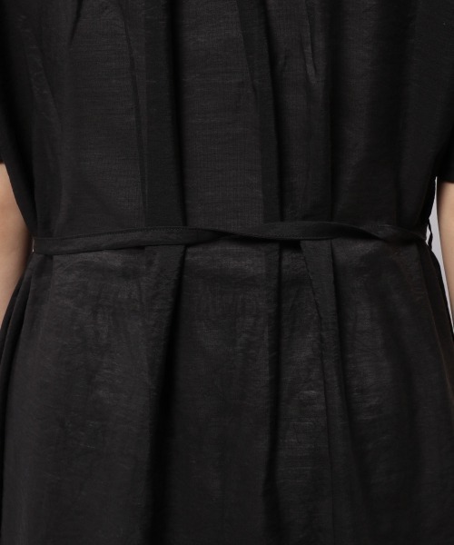 PAGEBOY（ページボーイ）の「シアーバンドカラーワンピースショートスリーブ（ワンピース・レディース・ブラック/グレイッシュベージュ/ワインレッド・FREE）」の16枚目の写真