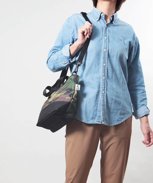 Drifter（ドリフター）の「DAILY TOTE／デイリートート（ショルダーバッグ・レディース・ベージュ×ブラック/ブラウン/グリーン系カモフラージュ/ブラック×ブラック/レオパード/ブラック系その他/ネイビー×ホワイト/ブラウン×イエロー/ゼブラ/ホワイト系その他/ドット・FREE）」の9枚目の写真