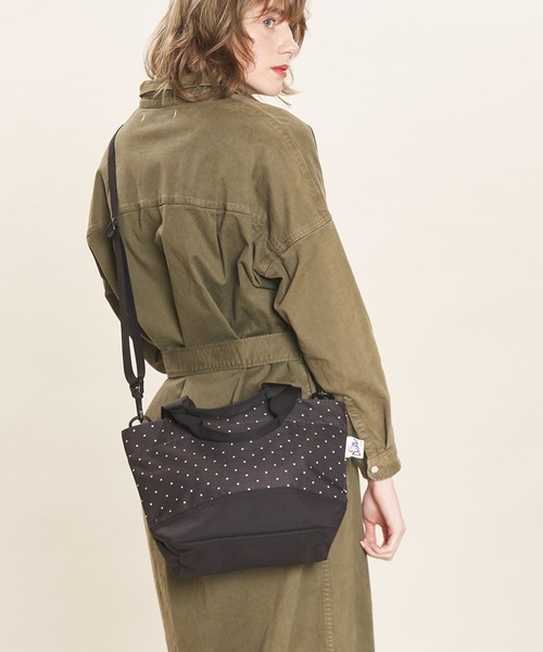 Drifter（ドリフター）の「DAILY TOTE／デイリートート（ショルダーバッグ・レディース・ベージュ×ブラック/ブラウン/グリーン系カモフラージュ/ブラック×ブラック/レオパード/ブラック系その他/ネイビー×ホワイト/ブラウン×イエロー/ゼブラ/ホワイト系その他/ドット・FREE）」の13枚目の写真