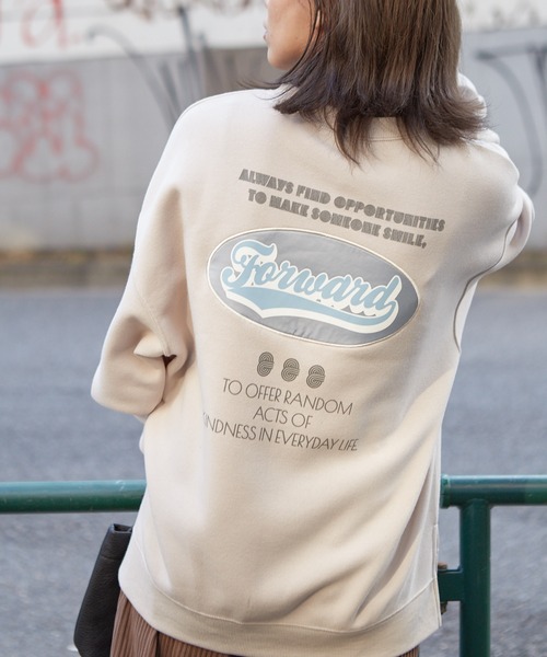 SpRay（スプレイ）の「裏起毛オーバル貼付けプルオーバー（Tシャツ/カットソー・レディース・チャコールグレー/ダークグリーン/ブルー/アイボリー/グレイッシュベージュ・FREE）」の4枚目の写真