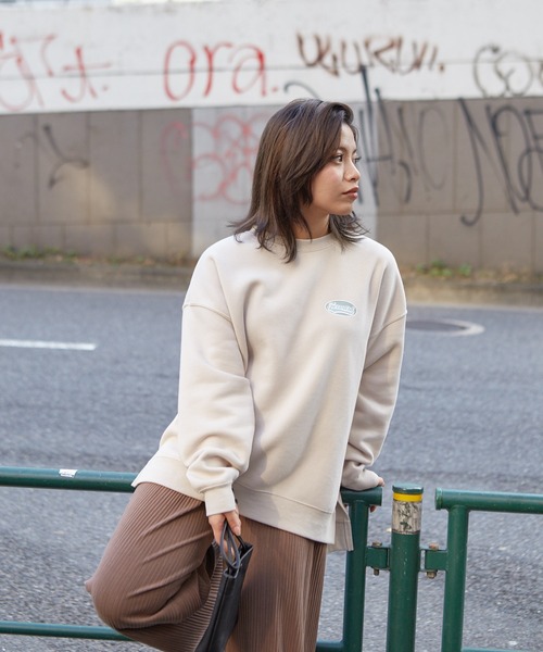 SpRay（スプレイ）の「裏起毛オーバル貼付けプルオーバー（Tシャツ/カットソー・レディース・チャコールグレー/ダークグリーン/ブルー/アイボリー/グレイッシュベージュ・FREE）」の13枚目の写真