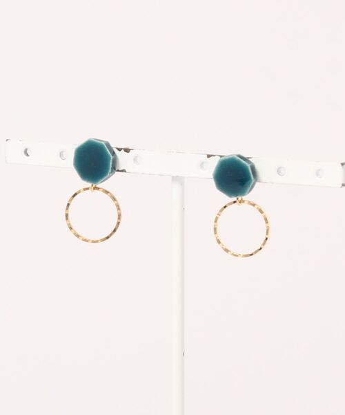 tone(トーン)の「【irodori】八角とgold ringの陶ピアス(深緑)(ピアス(両耳用)・レディース・ダークグリーン・FREE)」の1枚目の写真