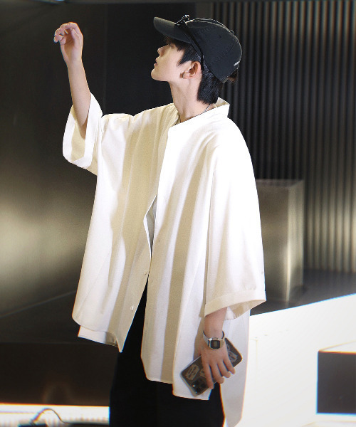 neos（ネオス）の「【neos -addictive design-】Big silhouette Dolman sleeve collarless shirt（シャツ/ブラウス・メンズ・ブラック/ベージュ/オフホワイト・MEDIUM/LARGE）」の2枚目の写真