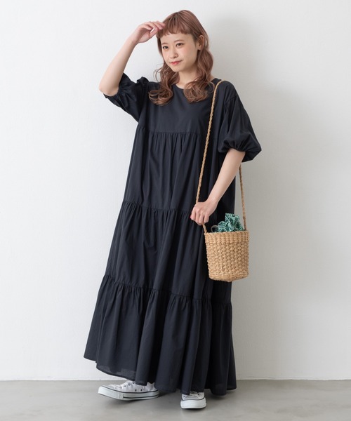 MERLOT（メルロー）の「パフスリーブティアードワンピース（ワンピース・レディース・ブルー/レッド/ブラック/ライトグリーン・FREE）」の6枚目の写真