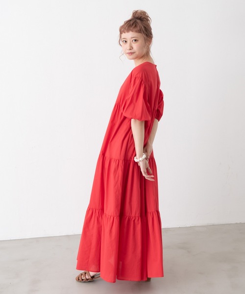 MERLOT（メルロー）の「パフスリーブティアードワンピース（ワンピース・レディース・ブルー/レッド/ブラック/ライトグリーン・FREE）」の9枚目の写真