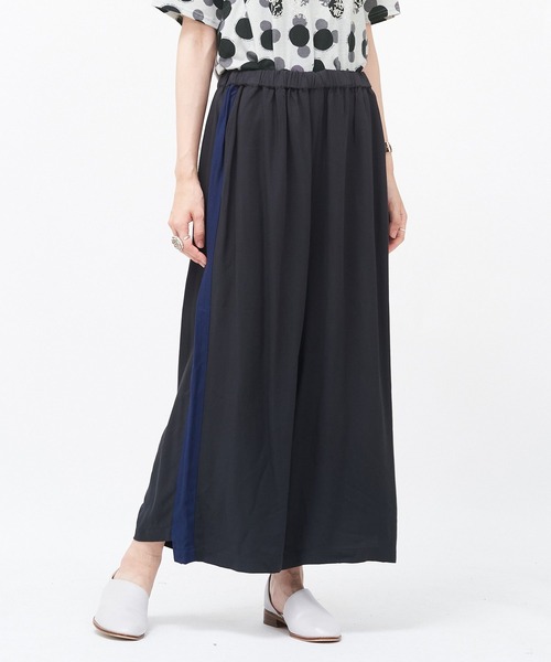 AS KNOW AS de base(アズノゥアズドゥバズ)の「おしゃレーヨン楽ちんパンツ(その他パンツ・レディース・ブラック/ネイビー・FREE)」の2枚目の写真