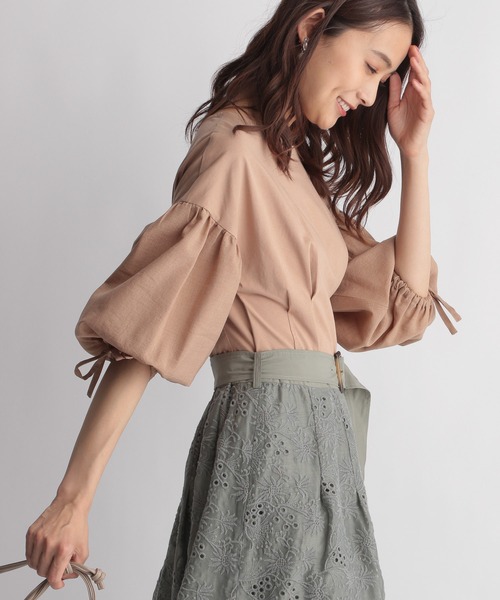 Andemiu（アンデミュウ）の「ソデフハクボリュームカット958508（Tシャツ/カットソー・レディース・ブラック/ベージュ/パープル/オフホワイト・FREE）」の4枚目の写真