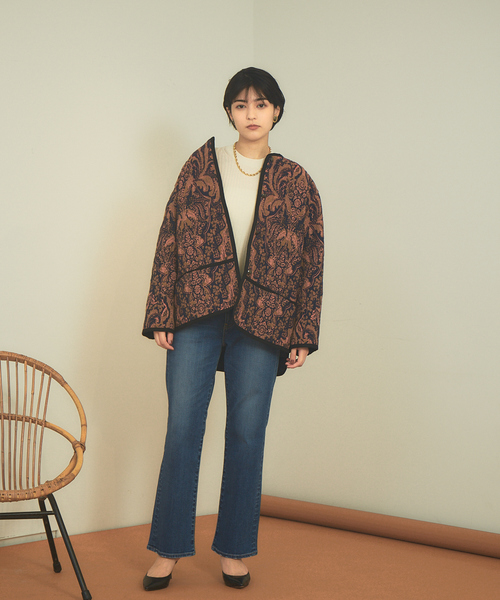 Rouge vif(ルージュヴィフ)の「ジャガードキルティングブルゾン(ノーカラーコート・レディース・ネイビー・フリー)」の7枚目の写真