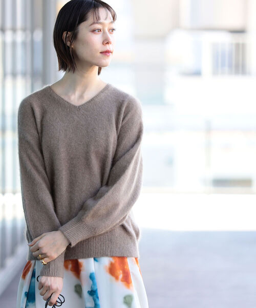 Ray BEAMS（レイビームス）の「Ray BEAMS / フラッフィー Vネック プルオーバー（ニット/セーター・レディース・ブラウン系その他4/グリーン系その他2/サックスブルー・ONE SIZE）」の4枚目の写真