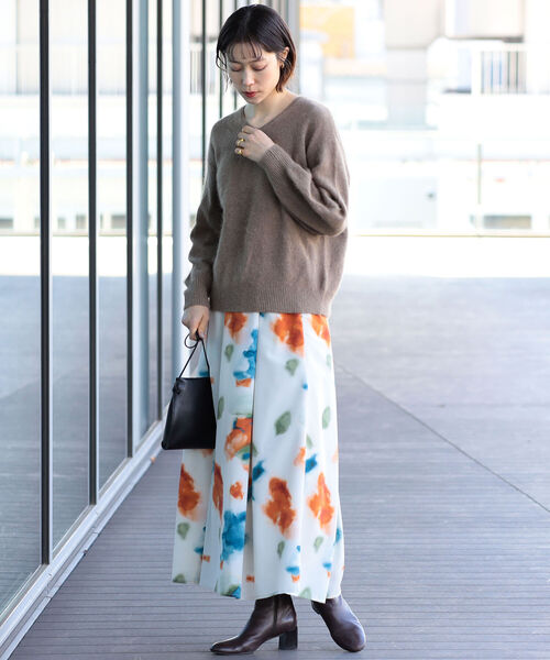 Ray BEAMS（レイビームス）の「Ray BEAMS / フラッフィー Vネック プルオーバー（ニット/セーター・レディース・ブラウン系その他4/グリーン系その他2/サックスブルー・ONE SIZE）」の7枚目の写真