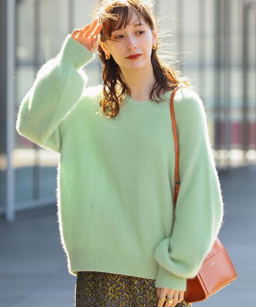 Ray BEAMS（レイビームス）の「Ray BEAMS / フラッフィー Vネック プルオーバー（ニット/セーター・レディース・ブラウン系その他4/グリーン系その他2/サックスブルー・ONE SIZE）」の19枚目の写真
