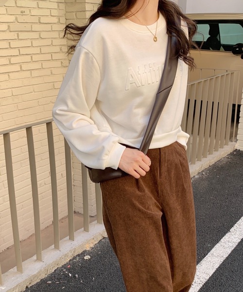 Diosfront（ディオスフロント）の「エンボス加工ショート丈ロゴロンTee（Tシャツ/カットソー・レディース・ホワイト/ライトブルー/グレー/ピンク/ブラック/ネイビー・M/L/XL）」の2枚目の写真