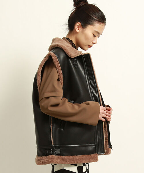 Ray BEAMS（レイビームス）の「Ray BEAMS / フェイクムートン ボマー ベスト（ベスト・レディース・ブラック/ブラウン系その他・ONE SIZE）」の19枚目の写真