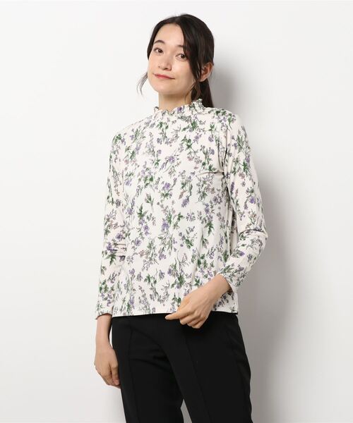 BELLUNA PLUS(ベルーナ)の「シャーリング使いプリントプルオーバー(Tシャツ/カットソー・レディース・ネイビー/アイボリー/セージグリーン/ラベンダー・MEDIUM/LARGE/X-LARGE)」の17枚目の写真