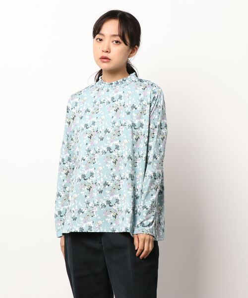 BELLUNA PLUS(ベルーナ)の「シャーリング使いプリントプルオーバー(Tシャツ/カットソー・レディース・ネイビー/アイボリー/セージグリーン/ラベンダー・MEDIUM/LARGE/X-LARGE)」の18枚目の写真