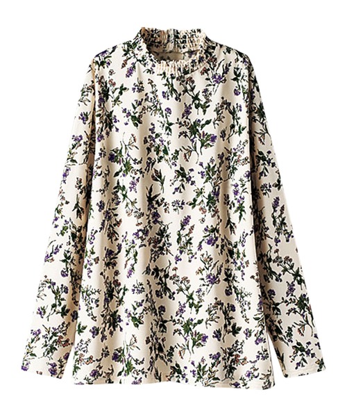 BELLUNA PLUS(ベルーナ)の「シャーリング使いプリントプルオーバー(Tシャツ/カットソー・レディース・ネイビー/アイボリー/セージグリーン/ラベンダー・MEDIUM/LARGE/X-LARGE)」の5枚目の写真