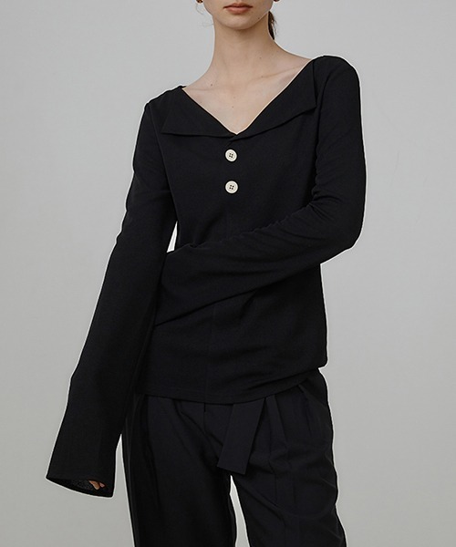 UNSPOKEN(アンスポクン)の「【UNSPOKEN】Small lapel collar contrast button tops UQ21S036(シャツ/ブラウス・レディース・ブラック/ホワイト・L/M/S)」の2枚目の写真
