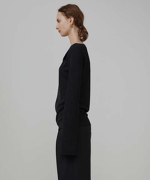 UNSPOKEN(アンスポクン)の「【UNSPOKEN】Small lapel collar contrast button tops UQ21S036(シャツ/ブラウス・レディース・ブラック/ホワイト・L/M/S)」の12枚目の写真