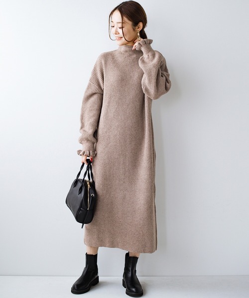 haco!(ハコ)の「朝起きて5秒でかわいくなれちゃうあぜ編みフリルニットワンピース(ワンピース・レディース・カーキブラウン/ライトブラウン/ブラック・SMALL/MEDIUM/X-LARGE/LARGE)」の16枚目の写真