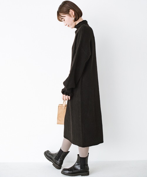haco!(ハコ)の「朝起きて5秒でかわいくなれちゃうあぜ編みフリルニットワンピース(ワンピース・レディース・カーキブラウン/ライトブラウン/ブラック・SMALL/MEDIUM/X-LARGE/LARGE)」の6枚目の写真