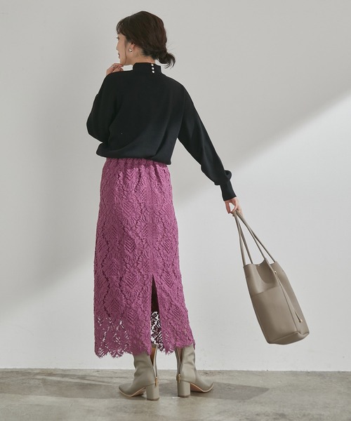 VIS（ビス）の「さり気なくキラっと。バックポイントパール釦ハイネックニットプルオーバー（ニット/セーター・レディース・ホワイト/ブラック/ライトグリーン/ピンク系その他・FREE）」の9枚目の写真