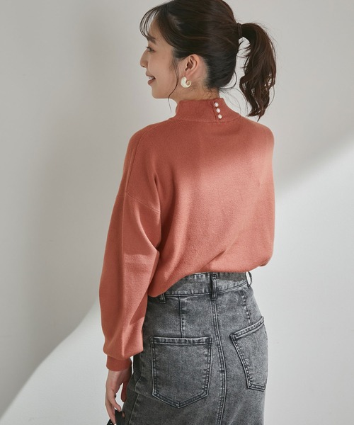 VIS（ビス）の「さり気なくキラっと。バックポイントパール釦ハイネックニットプルオーバー（ニット/セーター・レディース・ホワイト/ブラック/ライトグリーン/ピンク系その他・FREE）」の19枚目の写真