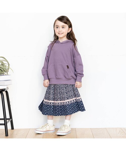 BREEZE(ブリーズ)の「WEB限定 無地シルエットパーカー(パーカー・キッズ・ブルー/ブラック/パープル/ネイビー/カーキ/イエロー/ピンク・100/120/130/140/150/90/110)」の8枚目の写真