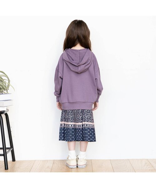 BREEZE(ブリーズ)の「WEB限定 無地シルエットパーカー(パーカー・キッズ・ブルー/ブラック/パープル/ネイビー/カーキ/イエロー/ピンク・100/120/130/140/150/90/110)」の9枚目の写真