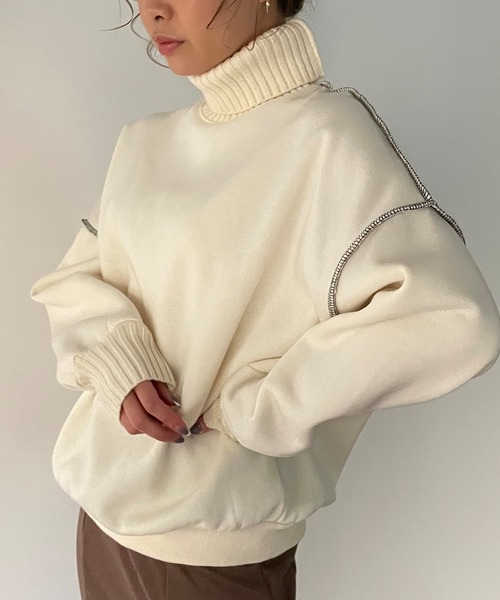 JUNOAH(ジュノア)の「タートルネックドロップショルダートレーナー(スウェット・レディース・グレー/グリーン/ブラック/モカ/ブルー/アイボリー・X-LARGE/MEDIUM/LARGE)」の2枚目の写真