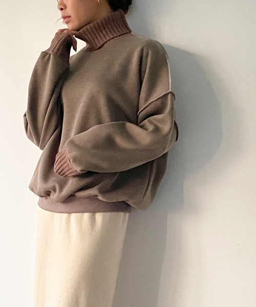 JUNOAH(ジュノア)の「タートルネックドロップショルダートレーナー(スウェット・レディース・グレー/グリーン/ブラック/モカ/ブルー/アイボリー・X-LARGE/MEDIUM/LARGE)」の5枚目の写真