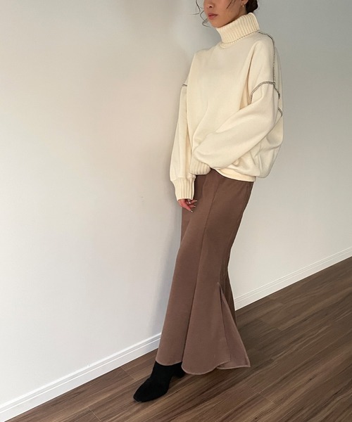 JUNOAH(ジュノア)の「タートルネックドロップショルダートレーナー(スウェット・レディース・グレー/グリーン/ブラック/モカ/ブルー/アイボリー・X-LARGE/MEDIUM/LARGE)」の14枚目の写真