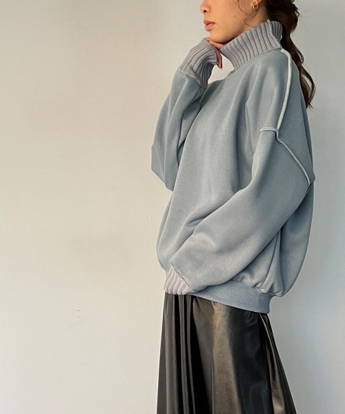 JUNOAH（ジュノア）の「タートルネックドロップショルダートレーナー