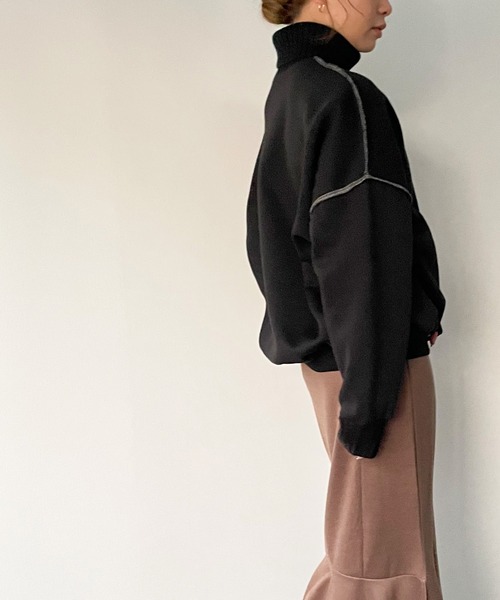 JUNOAH(ジュノア)の「タートルネックドロップショルダートレーナー(スウェット・レディース・グレー/グリーン/ブラック/モカ/ブルー/アイボリー・X-LARGE/MEDIUM/LARGE)」の18枚目の写真