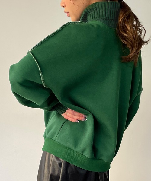 JUNOAH(ジュノア)の「タートルネックドロップショルダートレーナー(スウェット・レディース・グレー/グリーン/ブラック/モカ/ブルー/アイボリー・X-LARGE/MEDIUM/LARGE)」の21枚目の写真