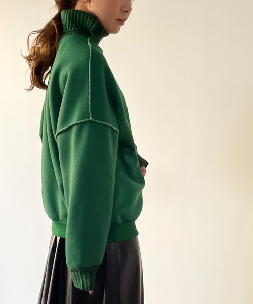 JUNOAH(ジュノア)の「タートルネックドロップショルダートレーナー(スウェット・レディース・グレー/グリーン/ブラック/モカ/ブルー/アイボリー・X-LARGE/MEDIUM/LARGE)」の22枚目の写真