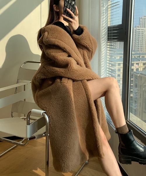 Opinion korean town(オピニオン コリアン タウン)の「Teddy boa long coat(ムートンコート・レディース・ベージュ/ブラウン/グレー・FREE)」の3枚目の写真