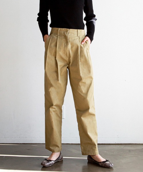 feepur（フェピュール）の「コットンタックパンツ（チノパンツ・レディース・アイボリー/ブラック/ベージュ・SMALL/MEDIUM）」の3枚目の写真