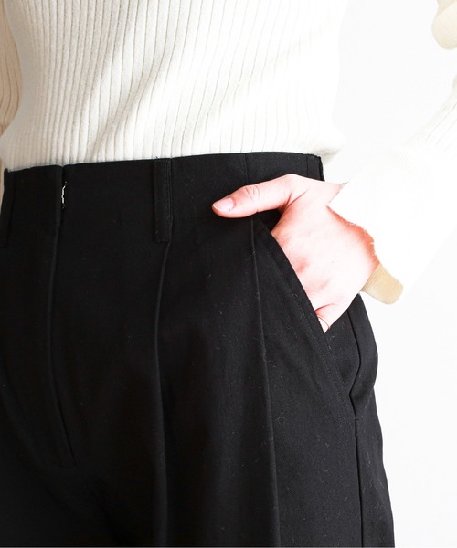 feepur（フェピュール）の「コットンタックパンツ（チノパンツ・レディース・アイボリー/ブラック/ベージュ・SMALL/MEDIUM）」の13枚目の写真