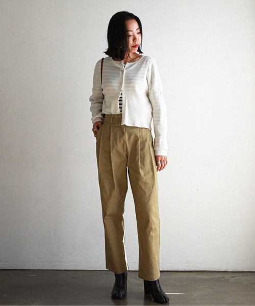 feepur（フェピュール）の「コットンタックパンツ（チノパンツ・レディース・アイボリー/ブラック/ベージュ・SMALL/MEDIUM）」の14枚目の写真