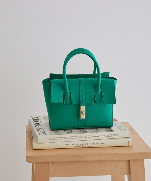 ROPE' PICNIC(ロペピクニック)の「軽量フラップベルトミニサイズバッグ(ショルダーバッグ・レディース・ブラック/レッド/グリーン/イエロー系その他2・FREE)」の1枚目の写真