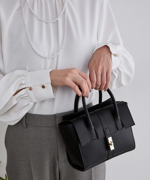 ROPE' PICNIC(ロペピクニック)の「軽量フラップベルトミニサイズバッグ(ショルダーバッグ・レディース・ブラック/レッド/グリーン/イエロー系その他2・FREE)」の2枚目の写真